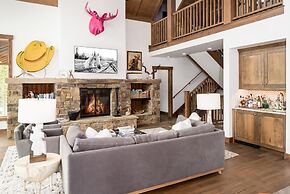 4 Diversion Lane 6 Bedroom Home by Moonlight Basin Lodging
