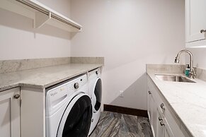 4 Diversion Lane 6 Bedroom Home by Moonlight Basin Lodging