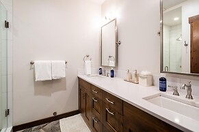 4 Diversion Lane 6 Bedroom Home by Moonlight Basin Lodging