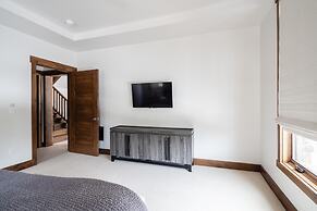 4 Diversion Lane 6 Bedroom Home by Moonlight Basin Lodging