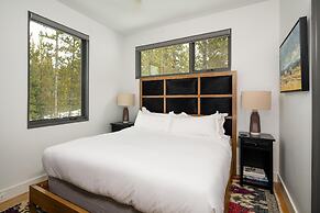 27 Lake Cabin 3 Bedroom Home by Moonlight Basin Lodging