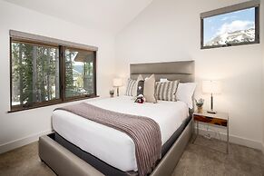 8 Alpine Bend 3 Bedroom Home by Moonlight Basin Lodging
