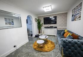 Immaculate 3 Bed Luxury House in Dagenham London