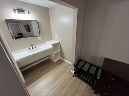 Valley Inn and Suites