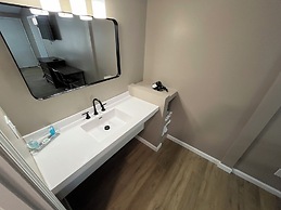 Valley Inn and Suites