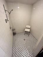 Valley Inn and Suites