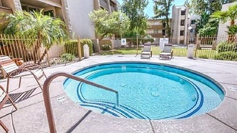 2 Bdrm Condo in the Heart of Old Town Scottsdale!