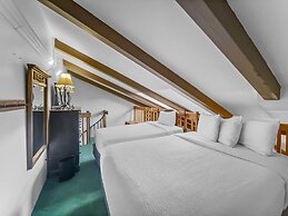 Cm425 Copper Mtn Inn 5 Bedroom Condo by RedAwning