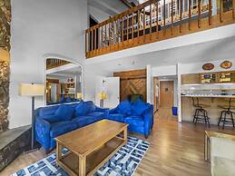 Cm425 Copper Mtn Inn 5 Bedroom Condo by RedAwning