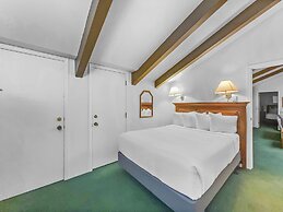 Cm425 Copper Mtn Inn 5 Bedroom Condo by RedAwning