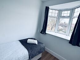 Inviting 3-bed House in Nottingham Central