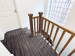 Inviting 3-bed House in Nottingham Central