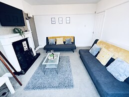 Inviting 3-bed House in Nottingham Central