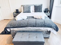 Inviting 3-bed House in Nottingham Central