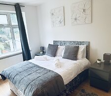 Inviting 3-bed House in Nottingham Central