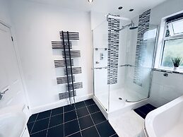 Inviting 3-bed House in Nottingham Central