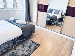 Inviting 3-bed House in Nottingham Central