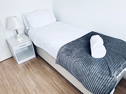 Inviting 3-bed House in Nottingham Central