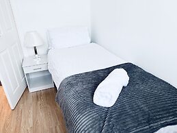 Inviting 3-bed House in Nottingham Central