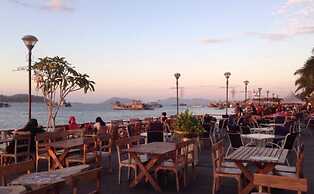 The Shore by Homesuite'