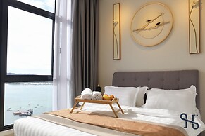 The Shore by Homesuite'