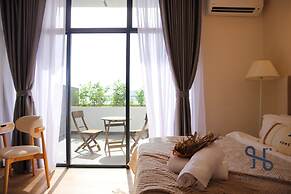 The Shore by Homesuite'