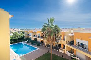 Bright and Modern 2 Bed Apartment Vale de Parra by Ideal Homes