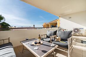 Bright and Modern 2 Bed Apartment Vale de Parra by Ideal Homes