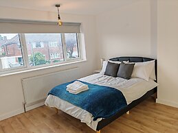 Charming 5 Bedroom House in Bexley