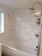 Charming 5 Bedroom House in Bexley