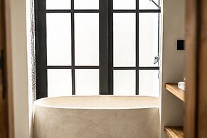 Sarang Apartments by EVDEkimi