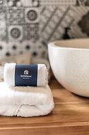 Sarang Apartments by EVDEkimi