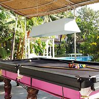 Sashas Holiday Village