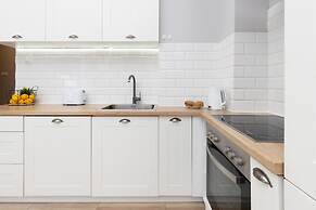 Sky Blue Apartment Waszyngton by Renters