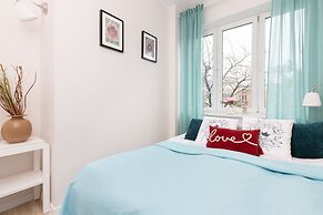 Sky Blue Apartment Waszyngton by Renters