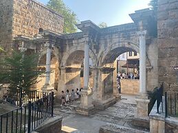 Hadrians Tower Apart Otel