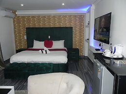 Gold Crown international Hotel