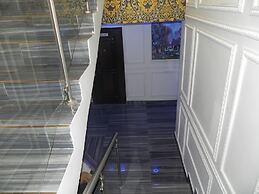 Gold Crown international Hotel