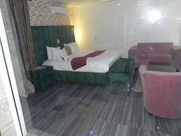 Gold Crown international Hotel