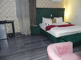 Gold Crown international Hotel