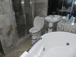 Gold Crown international Hotel