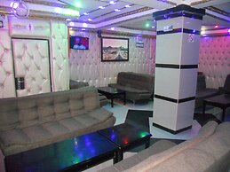 Gold Crown international Hotel