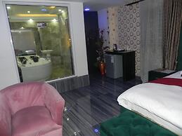 Gold Crown international Hotel