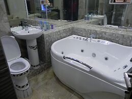 Gold Crown international Hotel