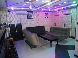 Gold Crown international Hotel