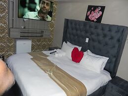 Gold Crown international Hotel