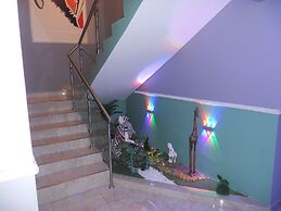 Gold Crown international Hotel