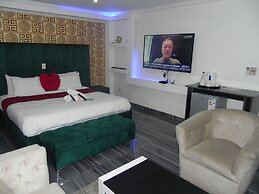 Gold Crown international Hotel