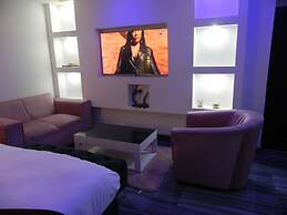 Gold Crown international Hotel