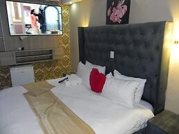 Gold Crown international Hotel